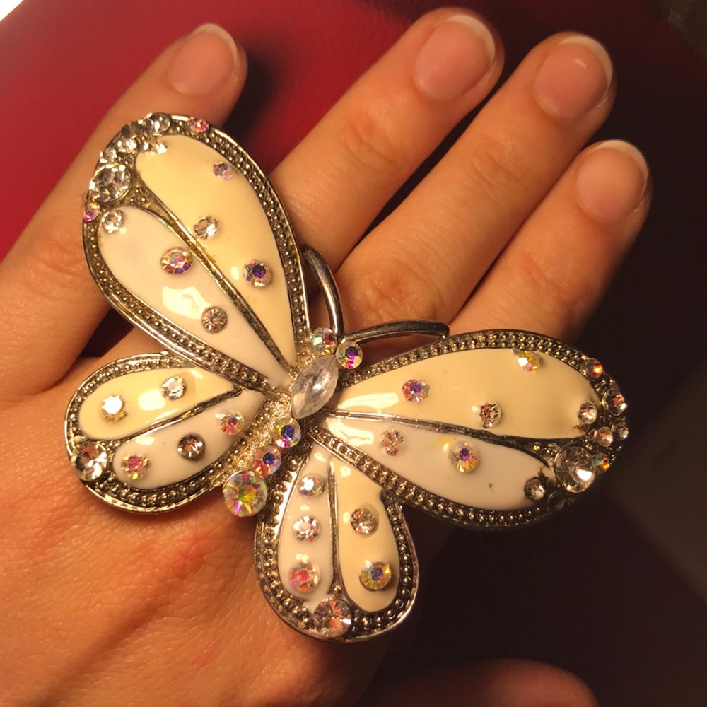 Butterfly ring